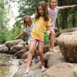 Klean Kanteen Insulated Kid Classic (355ml) - Lizard Tails 8 Klean Kanteen Insulated Kid Classic (355ml) - Lizard Tails -Klean Kanten Shop K12KVCPPS LT kids creek insulated bottle lifestyle 809dc997 482f 4930 b07f 4d9679d7c517